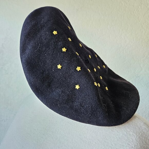 Vintage Black 100% Wool Felt 60s 70s Daisy Flower Power Studded Beret Hat Cap - Picture 4 of 5